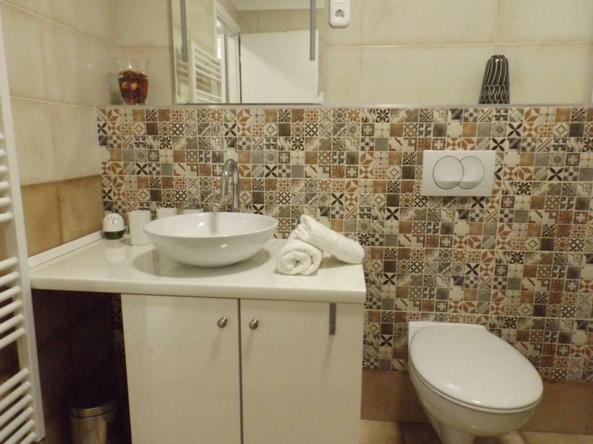 Vitalis Apartman Eger Luaran gambar
